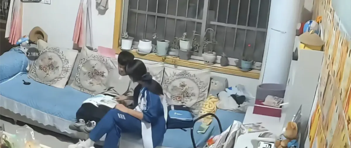 抖音热门来自姐姐的爱引热议-姐弟情深难舍难分事件来龙去脉全梳理-姐姐辅导弟弟作业日常