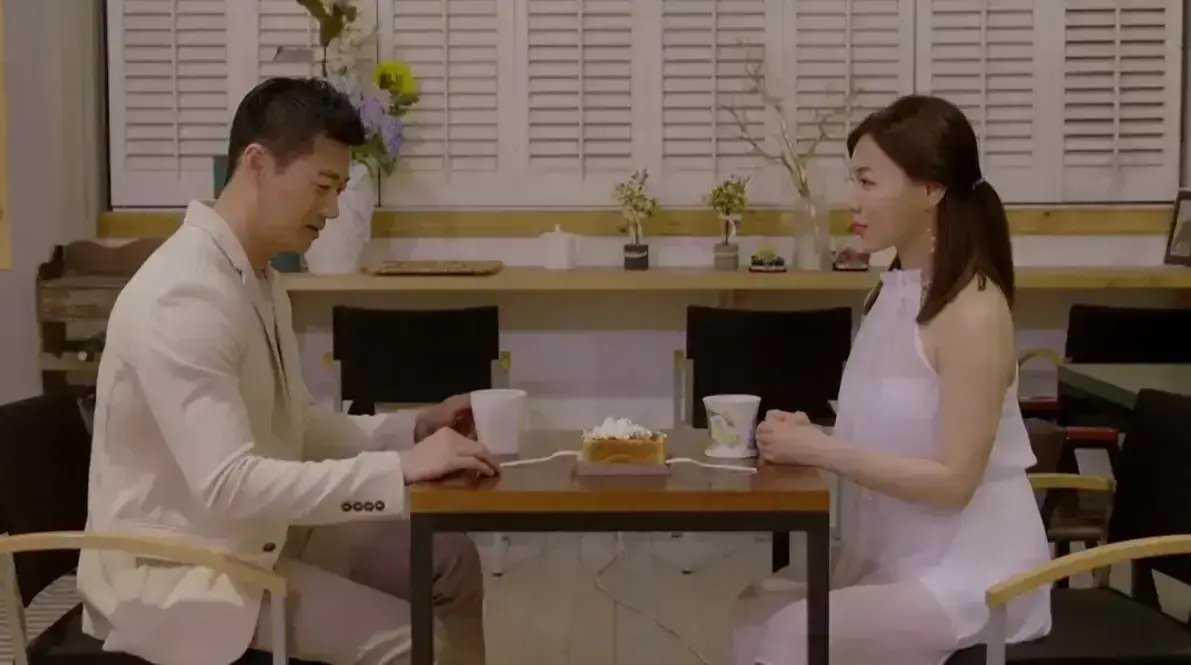 《邻居家妻子》韩国电影高清未删减-我邻居的老婆1080P韩语中字-百度网盘夸克迅雷下载-乏味婚姻中的情感越界